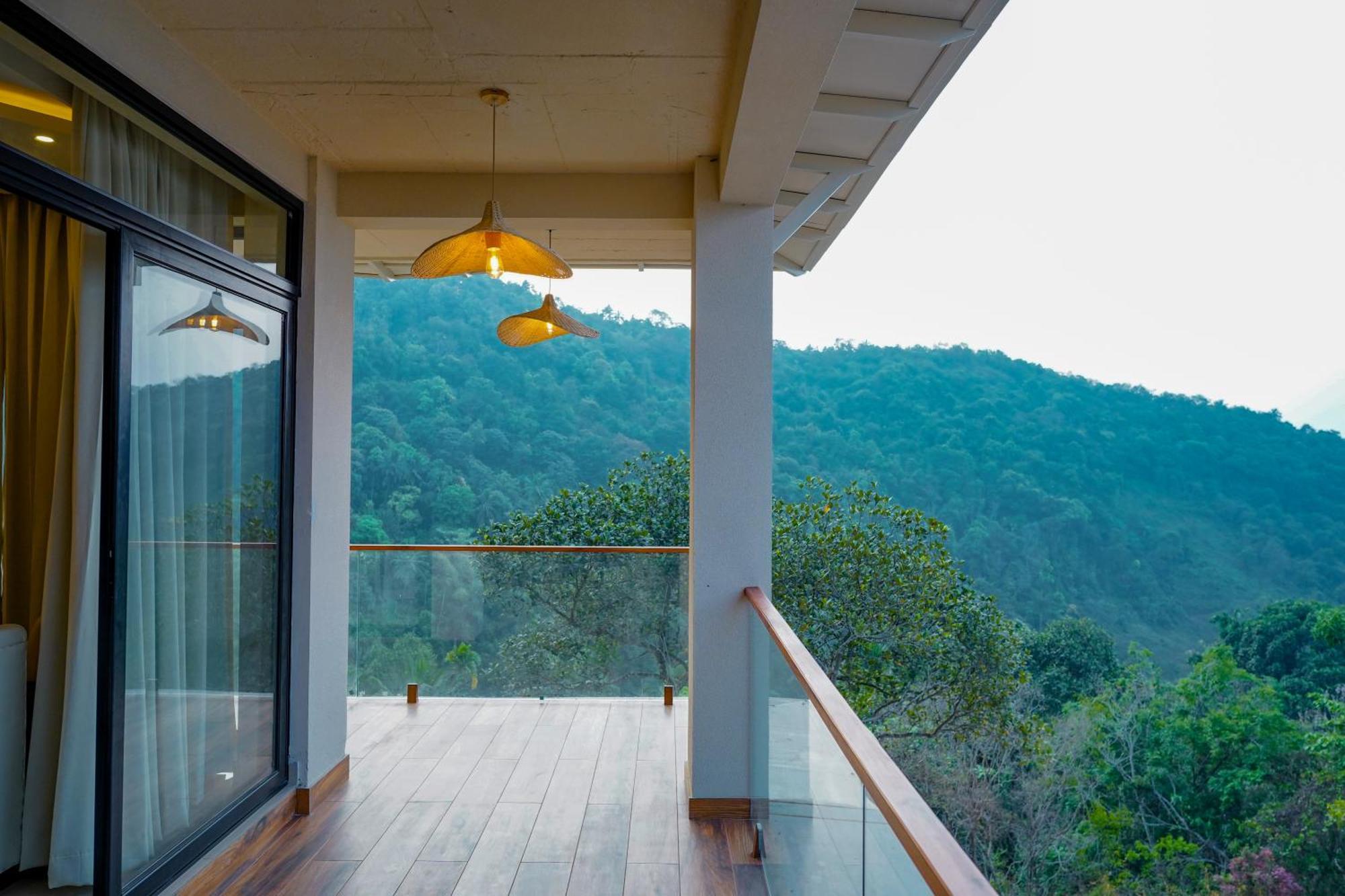 Mount Stratus Resort Vayalada Balussery Exterior foto