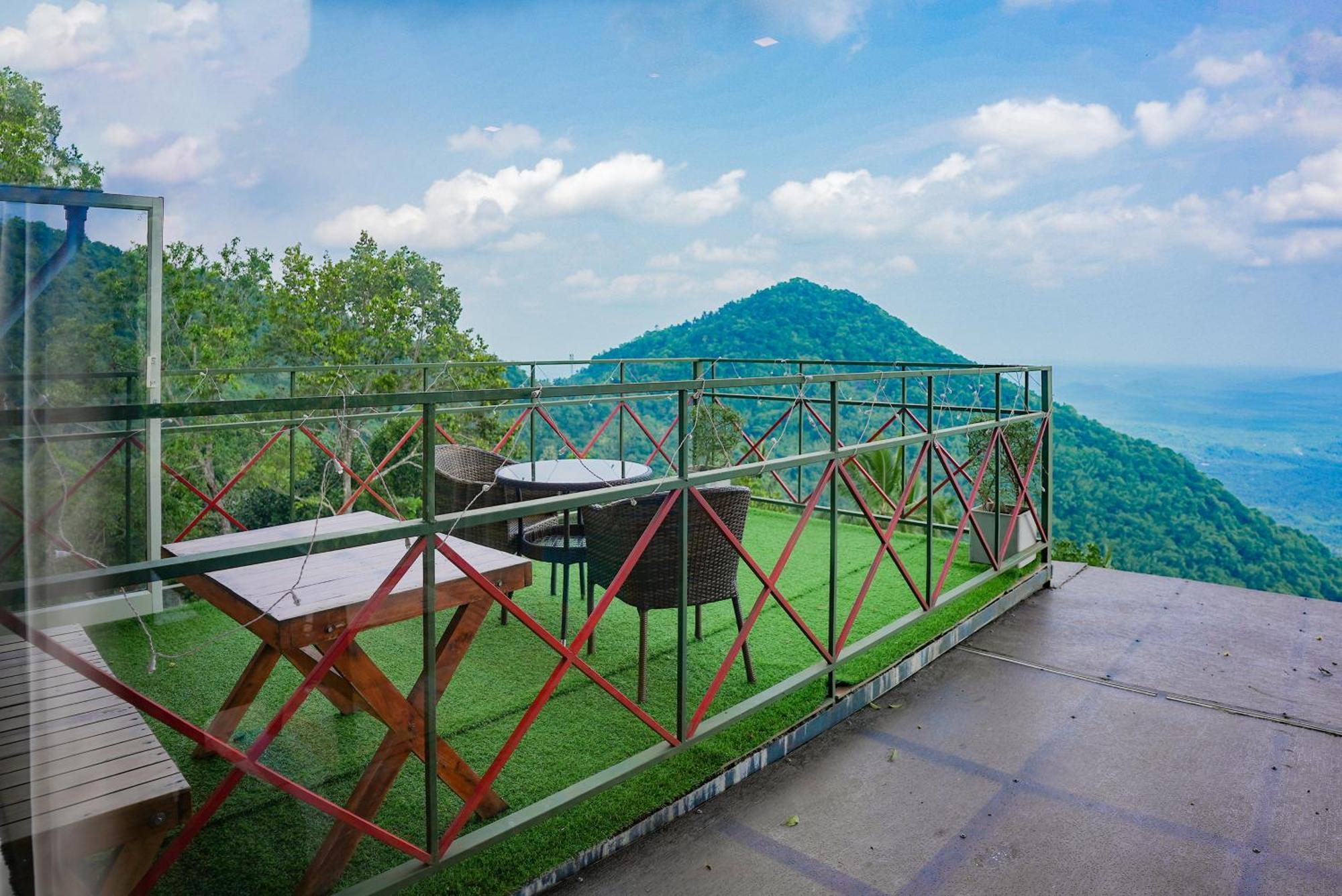 Mount Stratus Resort Vayalada Balussery Exterior foto